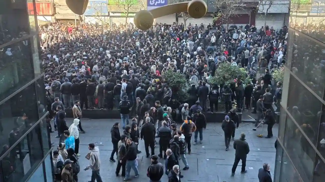 Large crowd gathers in western Iran amid protests over economic crisis